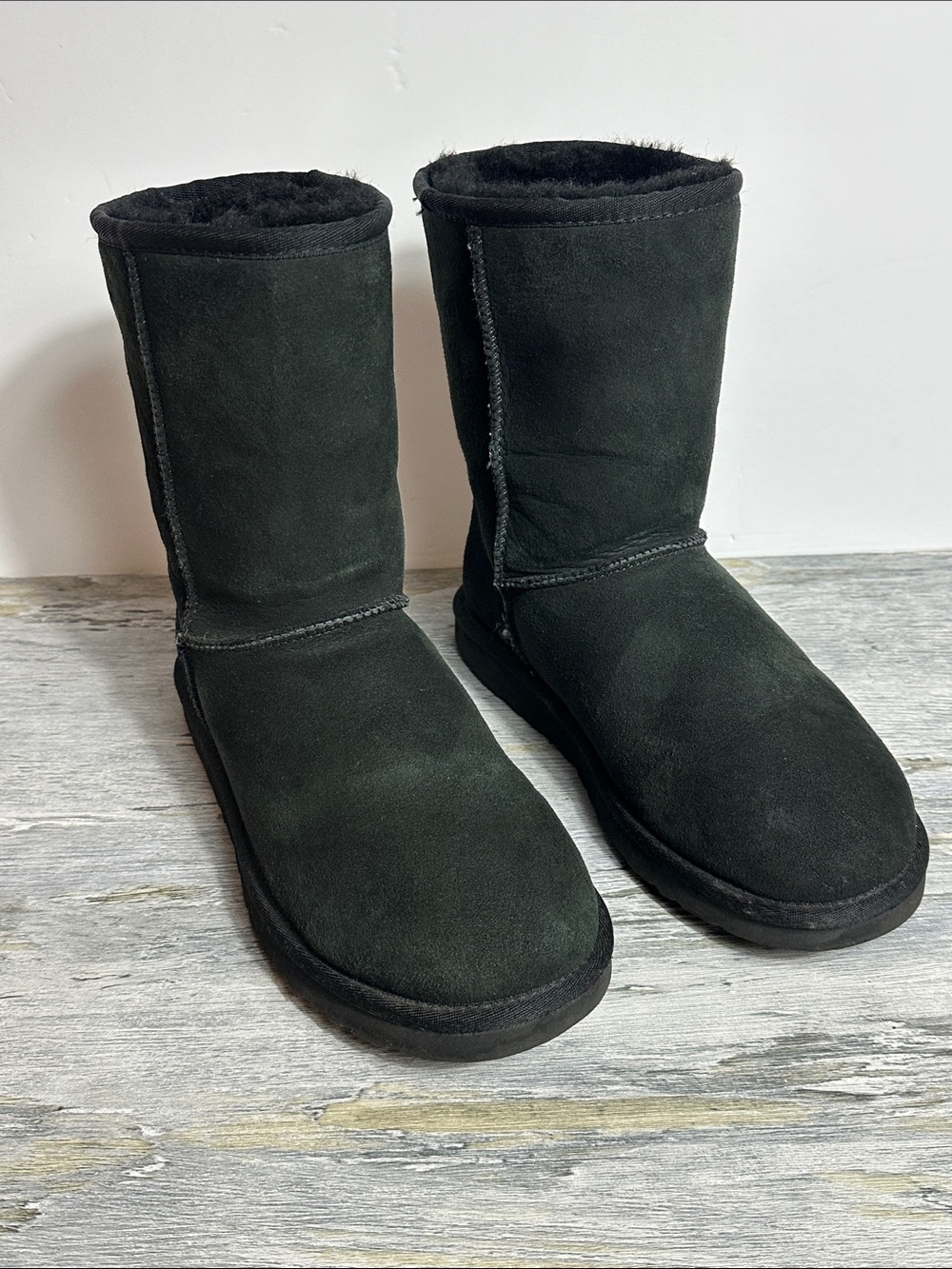 UGG Short Shearling Boots in Black and Dark Green was men’s size 7 (S -100) - Picture 3 of 9